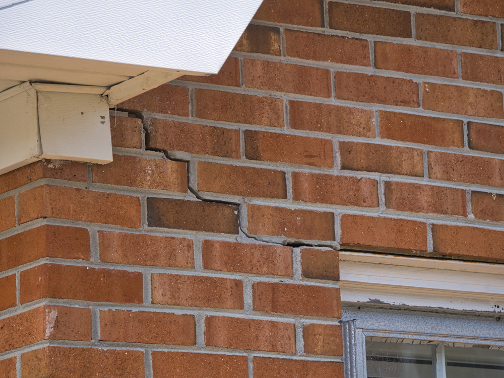 signs of structural issues in homes